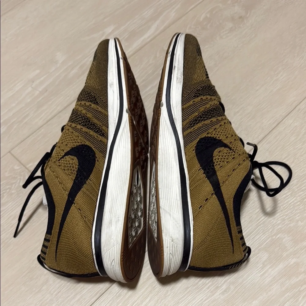 Nike Dual-Tone Fly Knit Black and Tan Sneakers